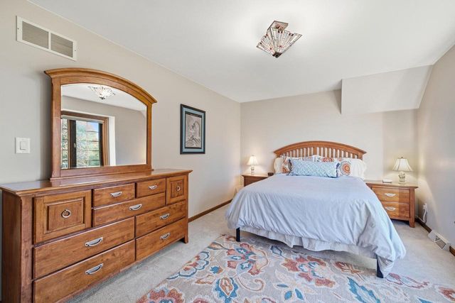 S44W23627 Amy James DRIVE, Waukesha, WI 53189