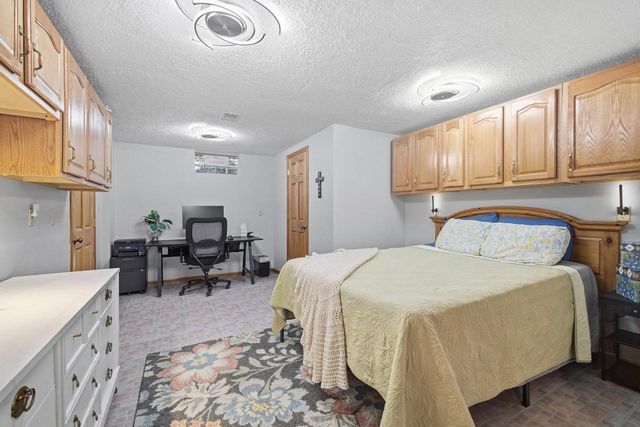 S44W23627 Amy James DRIVE, Waukesha, WI 53189