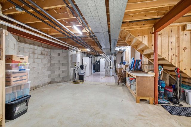 S44W23627 Amy James DRIVE, Waukesha, WI 53189