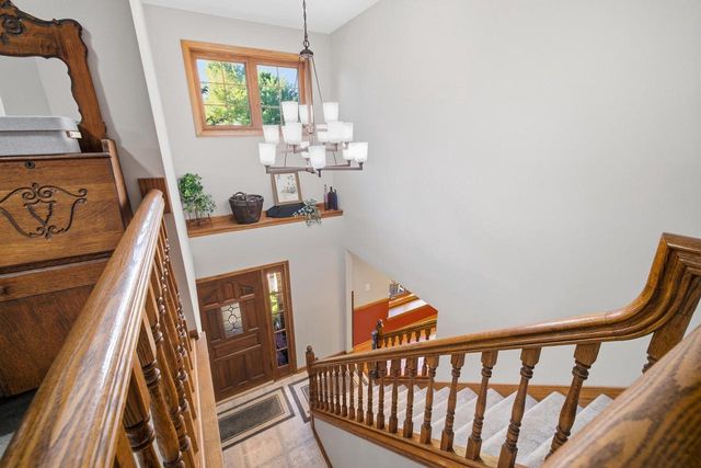 S44W23627 Amy James DRIVE, Waukesha, WI 53189
