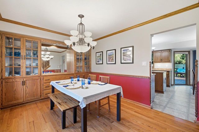 S44W23627 Amy James DRIVE, Waukesha, WI 53189