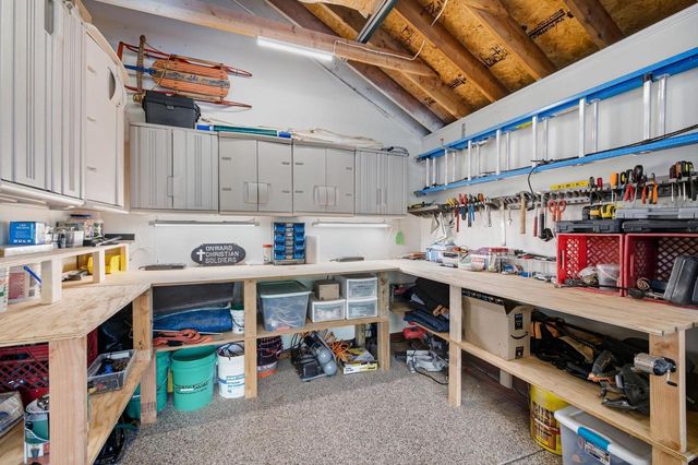 S44W23627 Amy James DRIVE, Waukesha, WI 53189