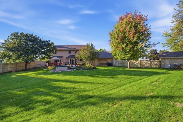 S44W23627 Amy James DRIVE, Waukesha, WI 53189