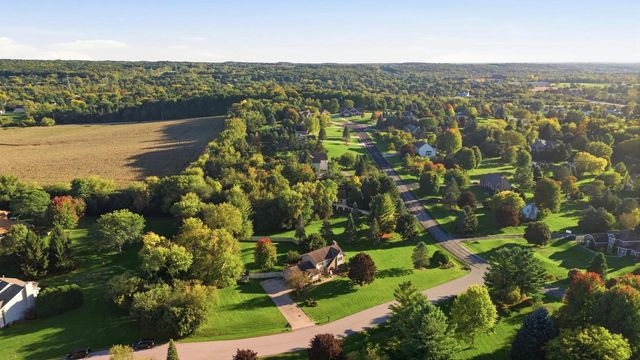S44W23627 Amy James DRIVE, Waukesha, WI 53189