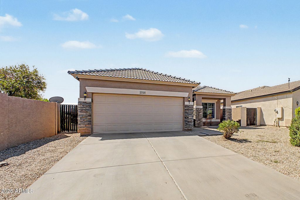 27928 N QUARTZ Drive, San Tan Valley, AZ 85143 — photo 2