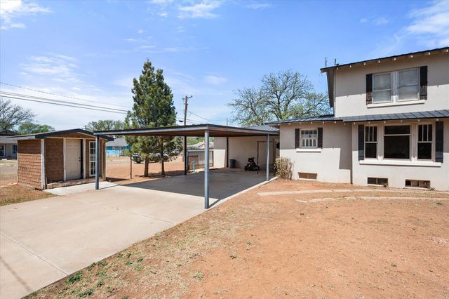 2001 N Main Street, Tahoka, TX 79373