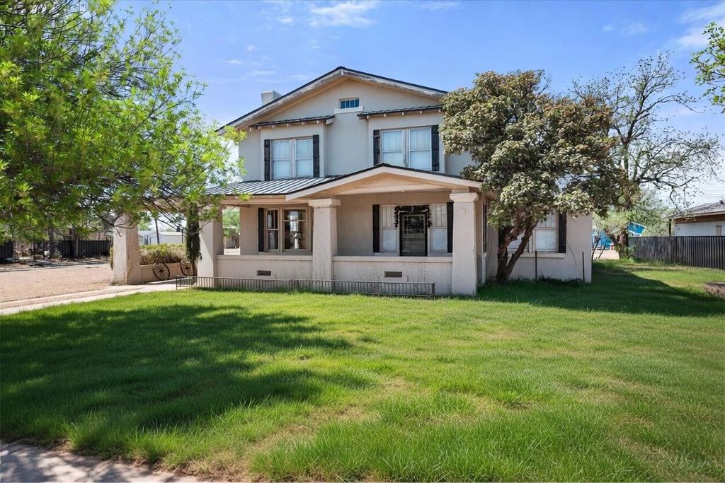 2001 N Main Street, Tahoka, TX 79373