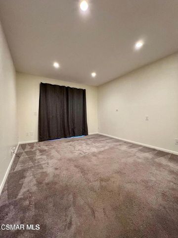 1342 E Hillcrest Drive 17, Thousand Oaks, CA 91362