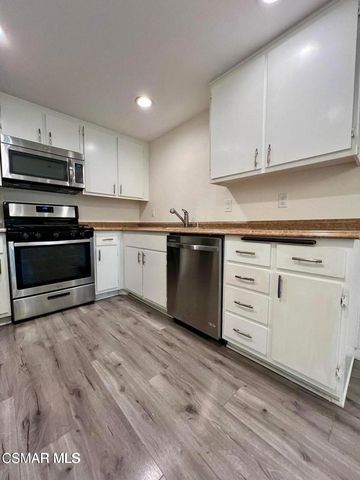 1342 E Hillcrest Drive 17, Thousand Oaks, CA 91362