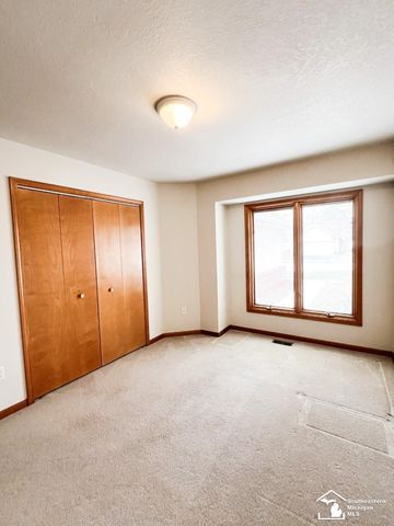 1641 Spruce Court, Bedford Twp, MI 48182