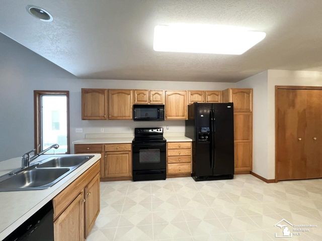 1641 Spruce Court, Bedford Twp, MI 48182