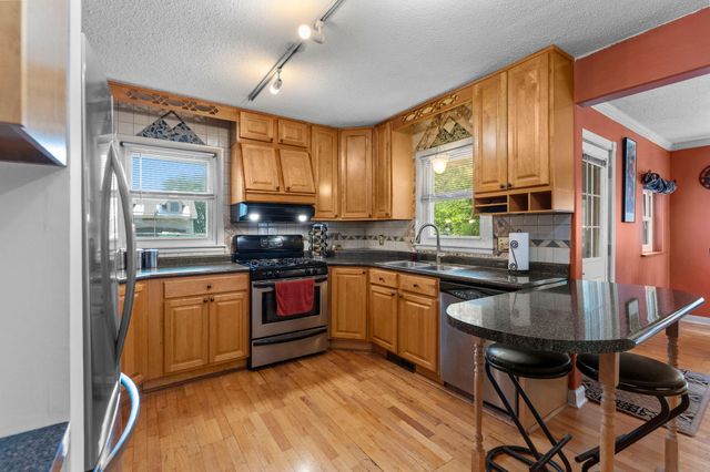 1405 16th Street NW, New Brighton, MN 55112