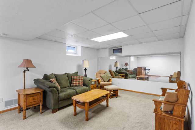1405 16th Street NW, New Brighton, MN 55112