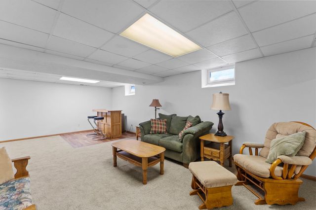 1405 16th Street NW, New Brighton, MN 55112