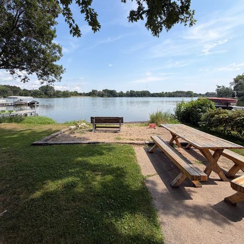 1405 16th Street NW, New Brighton, MN 55112