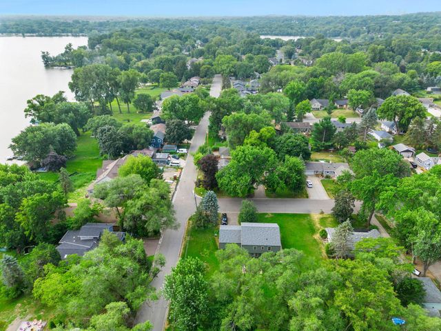 1405 16th Street NW, New Brighton, MN 55112