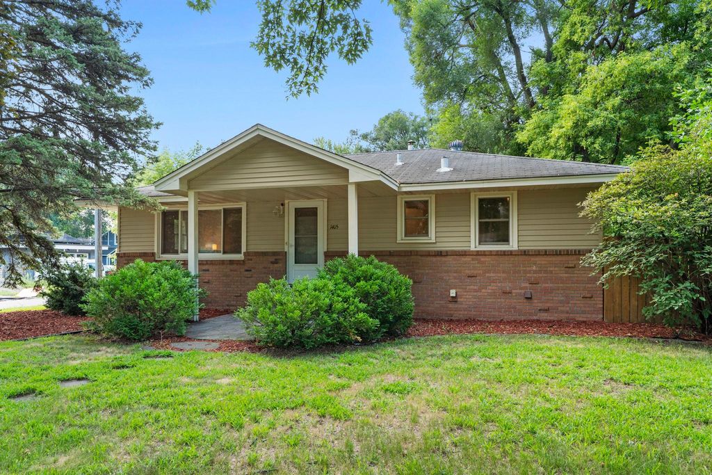 1405 16th Street NW, New Brighton, MN 55112