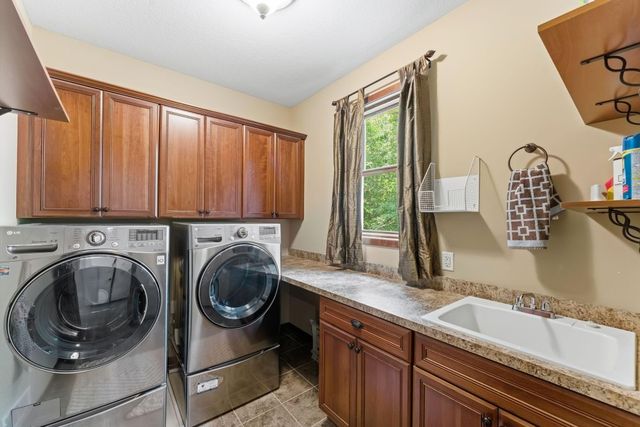9160 Gateway Lane, Eden Prairie, MN 55347