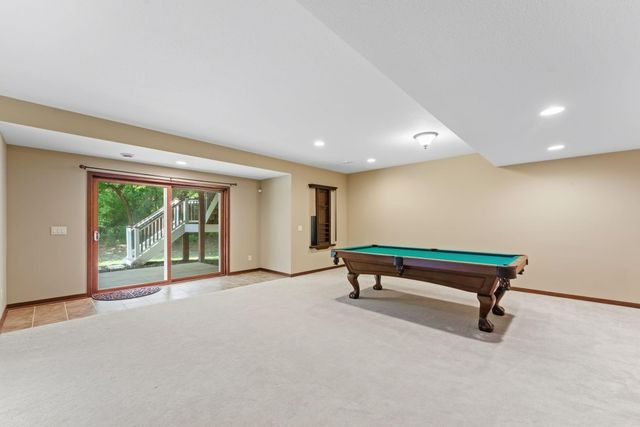 9160 Gateway Lane, Eden Prairie, MN 55347