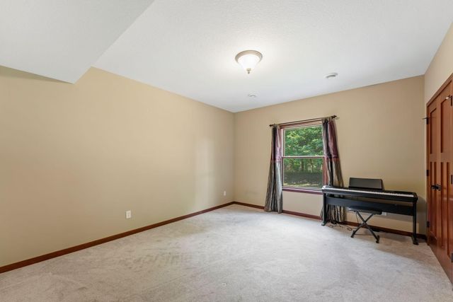 9160 Gateway Lane, Eden Prairie, MN 55347