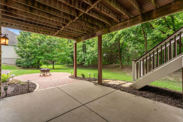 9160 Gateway Lane, Eden Prairie, MN 55347