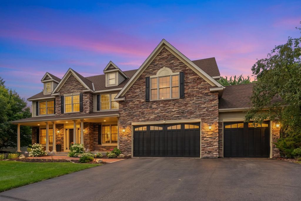 9160 Gateway Lane, Eden Prairie, MN 55347