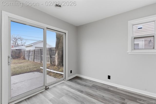 28327 Rosemont Street, Roseville, MI 48066