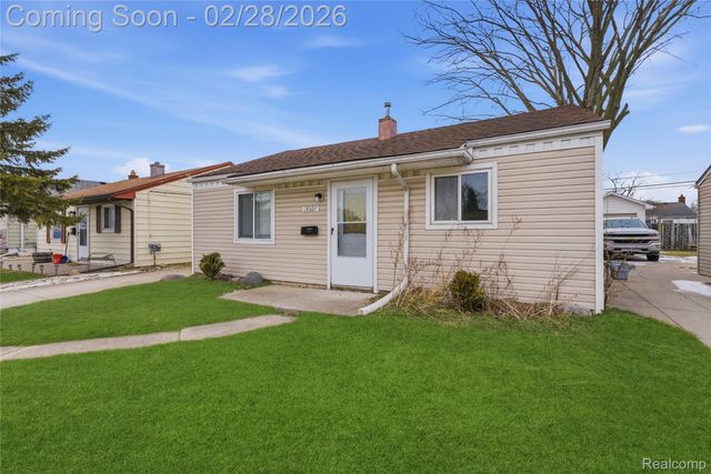 28327 Rosemont Street, Roseville, MI 48066