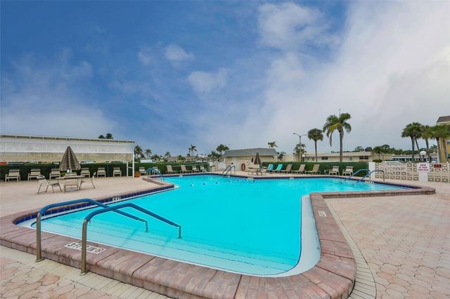 574 BOCA CIEGA POINT BOULEVARD N 2205, St Petersburg, FL 33708