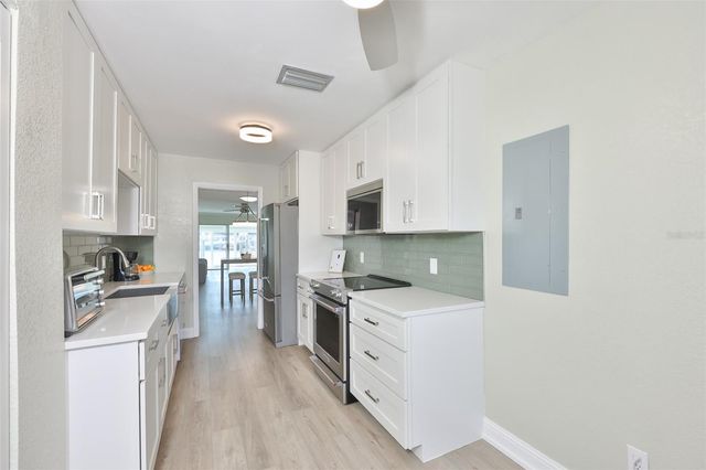 574 BOCA CIEGA POINT BOULEVARD N 2205, St Petersburg, FL 33708