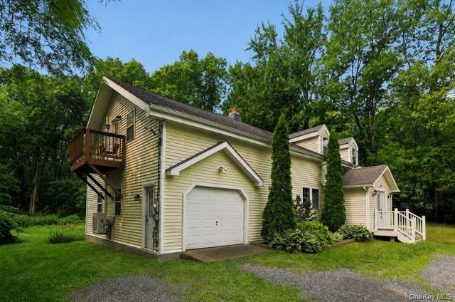 74 N Cross Road, Staatsburg, NY 12580