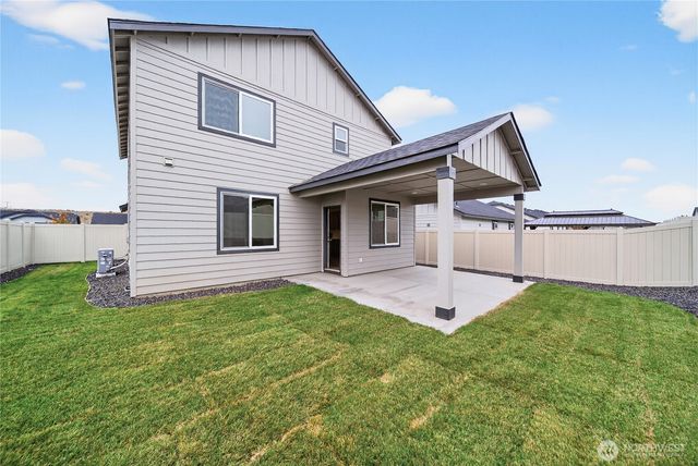 1903 Hickory Road, Moses Lake, WA 98837