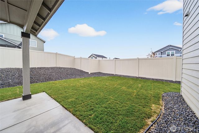 1903 Hickory Road, Moses Lake, WA 98837