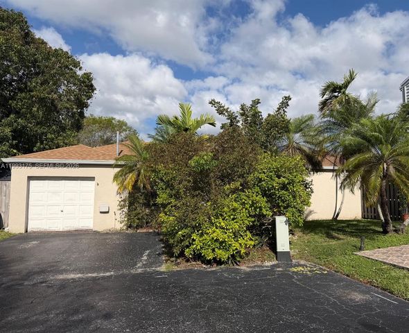 12695 SW 144th Ter, Miami, FL 33186