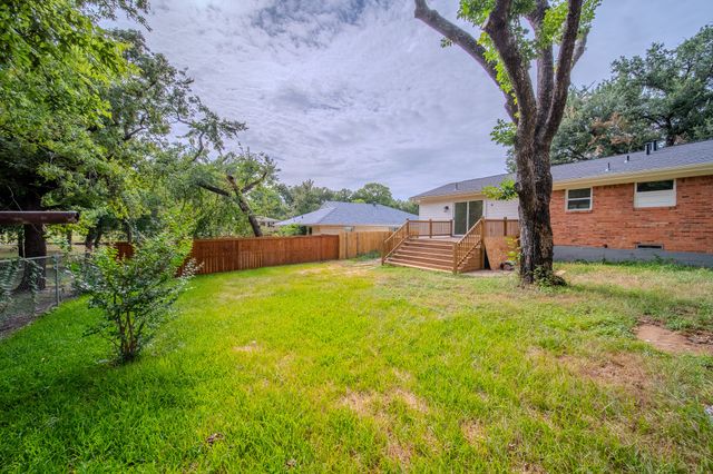 1140 Fair Oaks Drive, Irving, TX 75060