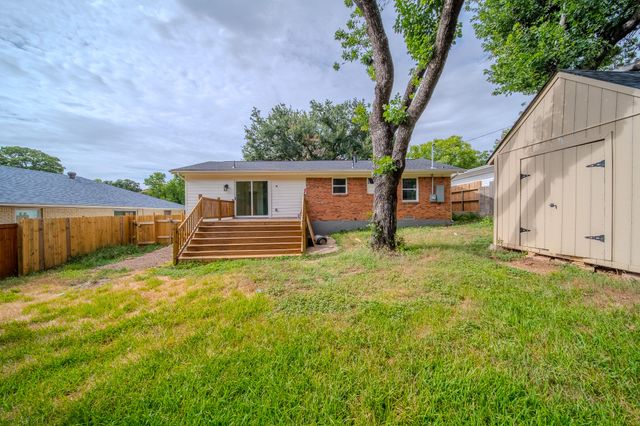 1140 Fair Oaks Drive, Irving, TX 75060