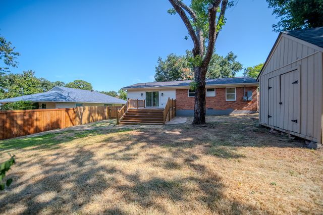 1140 Fair Oaks Drive, Irving, TX 75060
