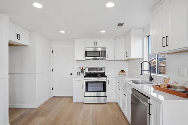 1732 Walpole Dr, Modesto, CA 95358