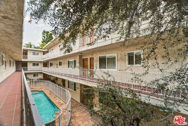 5301 Yarmouth Avenue 10, Encino (los Angeles), CA 91316