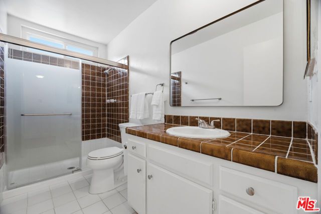 5301 Yarmouth Avenue 10, Encino (los Angeles), CA 91316