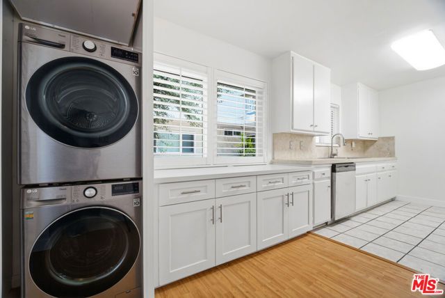 5301 Yarmouth Avenue 10, Encino (los Angeles), CA 91316