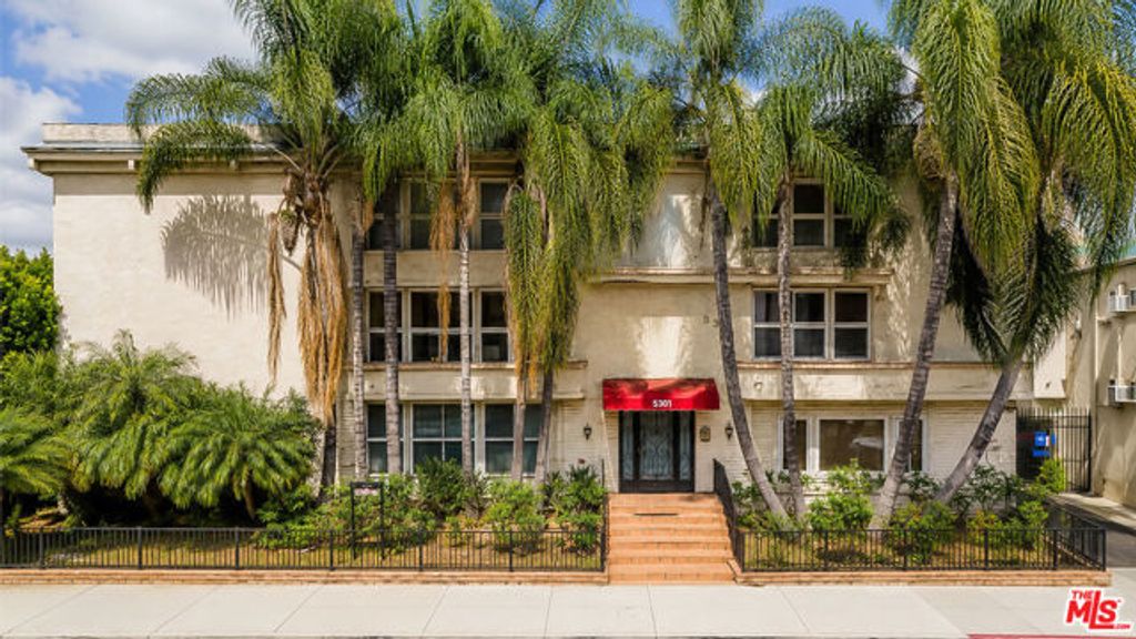 5301 Yarmouth Avenue 10, Encino (los Angeles), CA 91316
