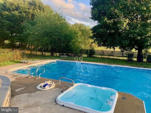 171 LAUREL GROVE RD, Winchester, VA 22602