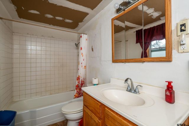 3009 Pin Oak St, Tyler, TX 75702