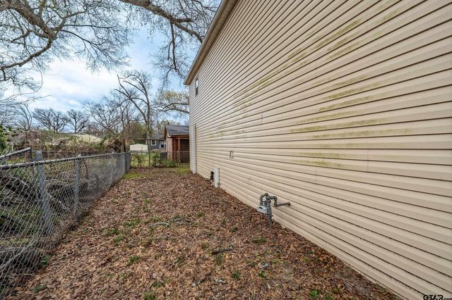 3009 Pin Oak St, Tyler, TX 75702