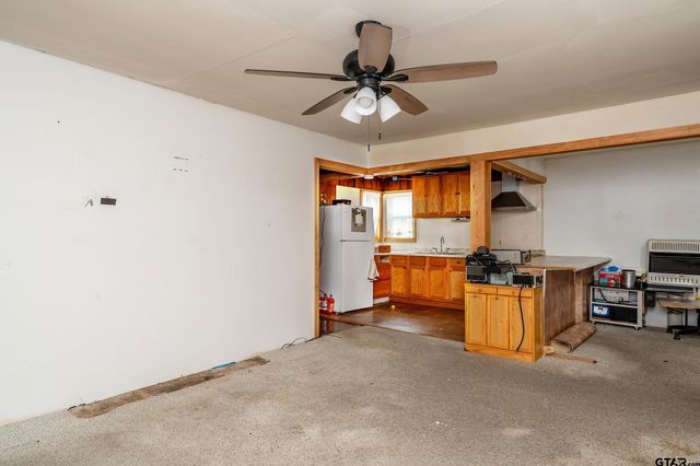 3009 Pin Oak St, Tyler, TX 75702