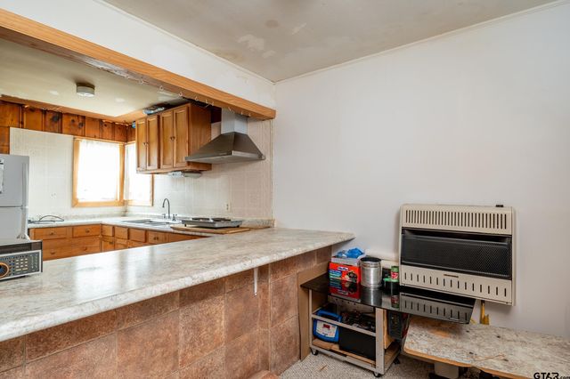 3009 Pin Oak St, Tyler, TX 75702