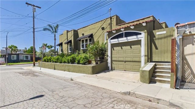 4515 E Vermont, Long Beach, CA 90814