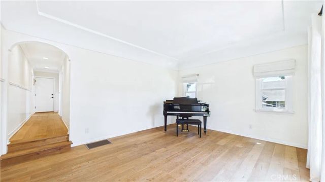 4515 E Vermont, Long Beach, CA 90814