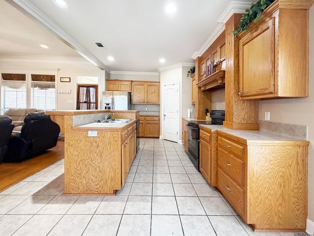 2690 Creek Hollow Ave, Zachary, LA 70791